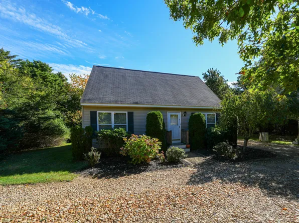 4 Combra Way, Oak Bluffs, MA 02557