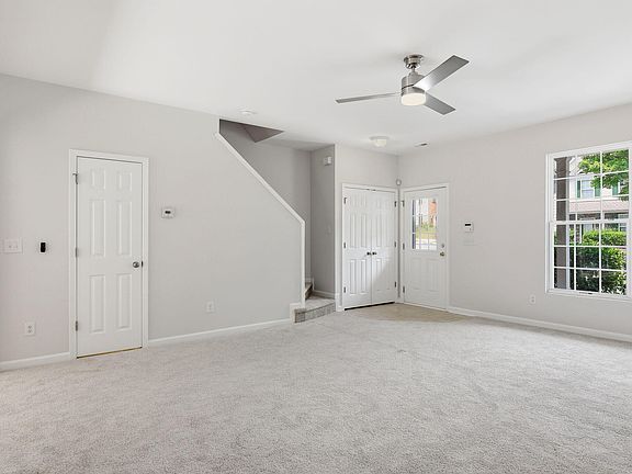 3rd image of 8211 Clasara Cir