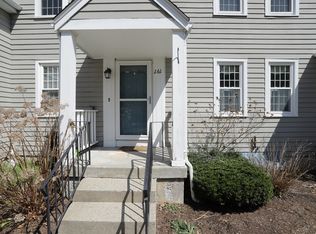 261 Twin Lakes Dr, Halifax, MA 02338