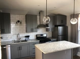 1925 N Oakland Ave, Milwaukee, WI 53202