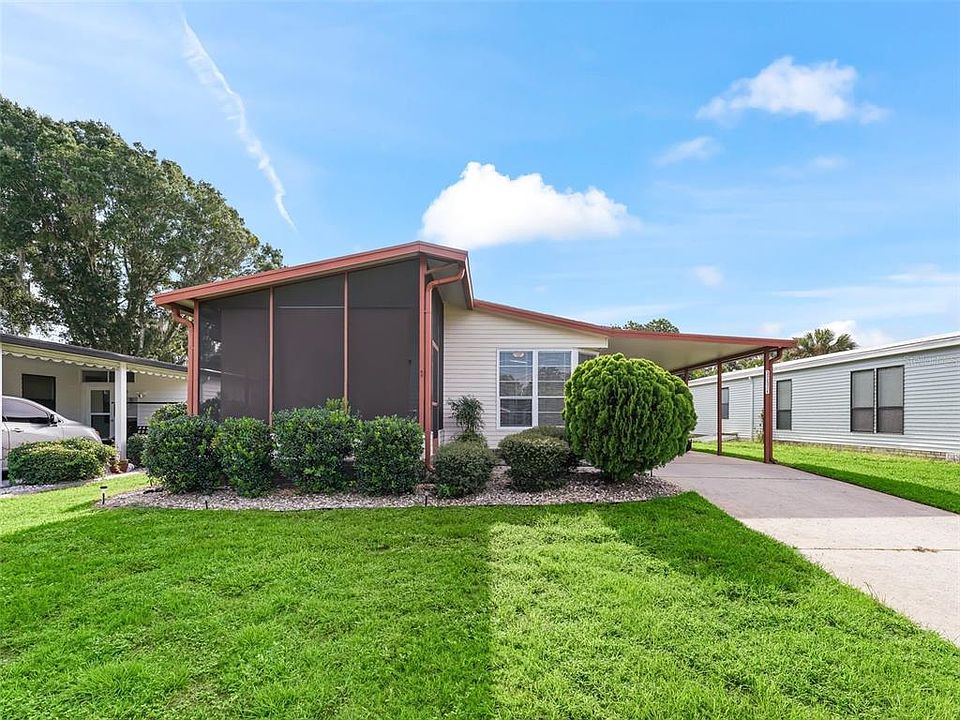 1st image of 32524 W Golf Ct