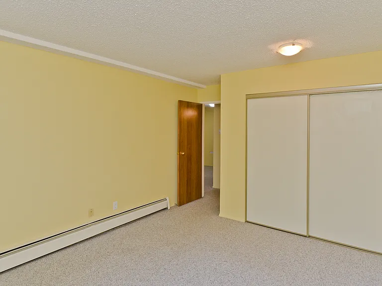 7301 4a St SW — Photo 12