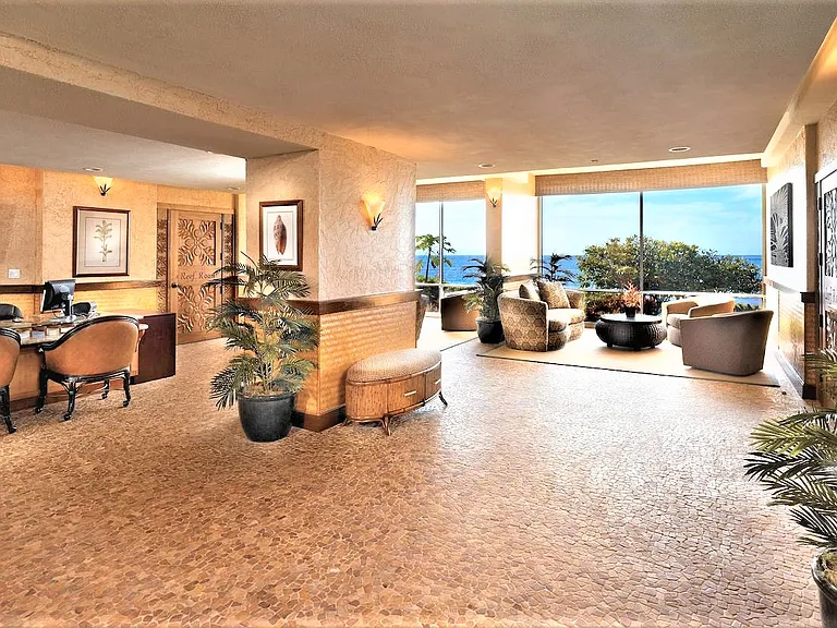 Lobby with Concierge