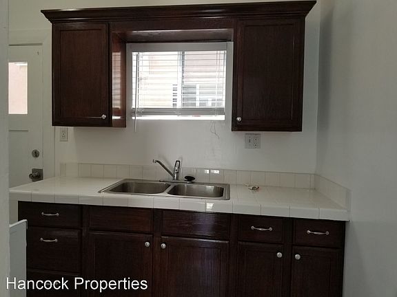 3rd image of 2213 Cabrillo Ave APT D