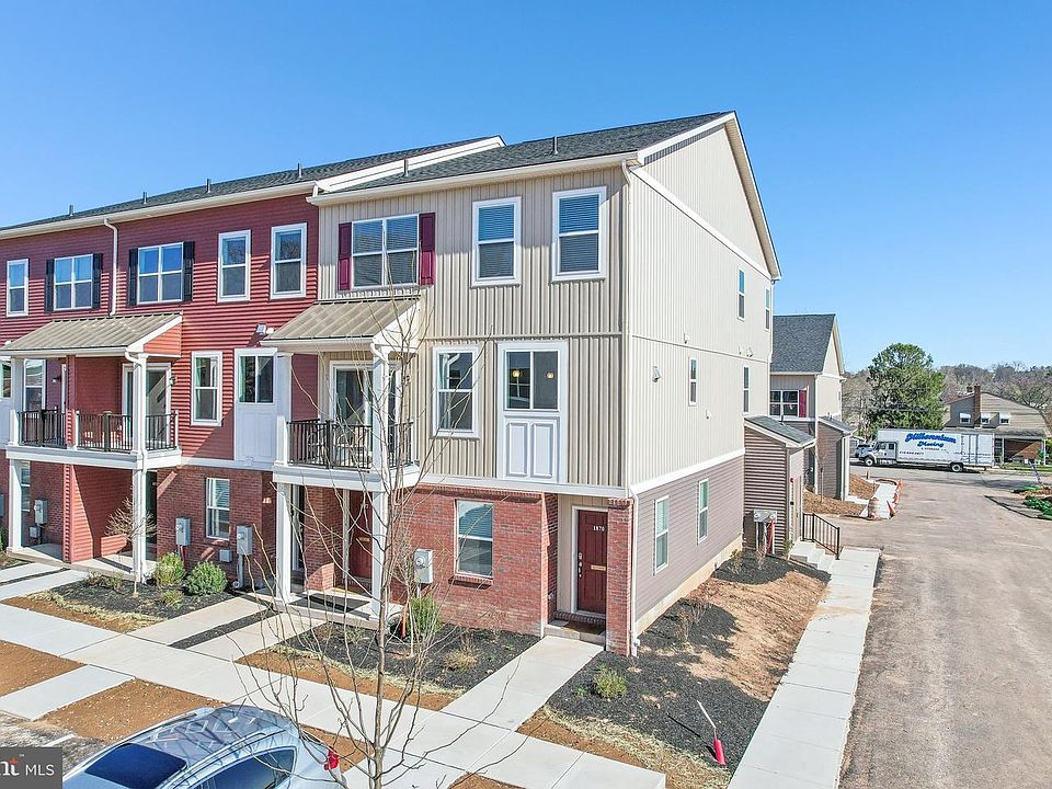 1st image of 236 Chapel Ct #32E