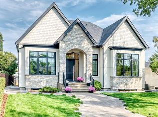 3743 W 36th Ave SW, Calgary, AB T3E 1C3