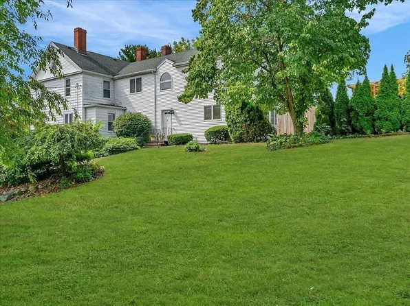 51 Walnut St, Saugus, MA 01906