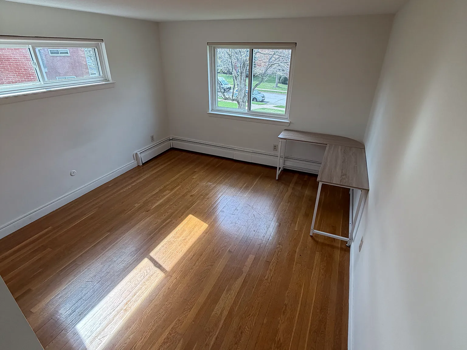 2 bed, 900 sqft, $1,375 — Photo 2
