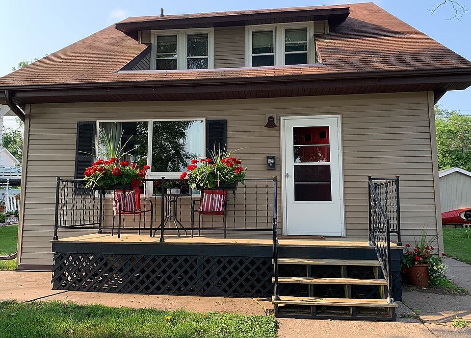 1st image of 629 Detroit Ave