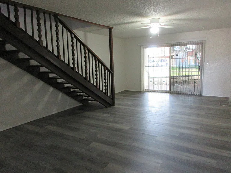 209 Kino Springs Dr #C — Photo 7
