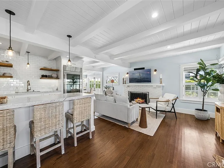 420 Acacia Ave — Photo 11