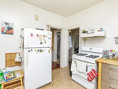 3rd image of 109 N 13th St
