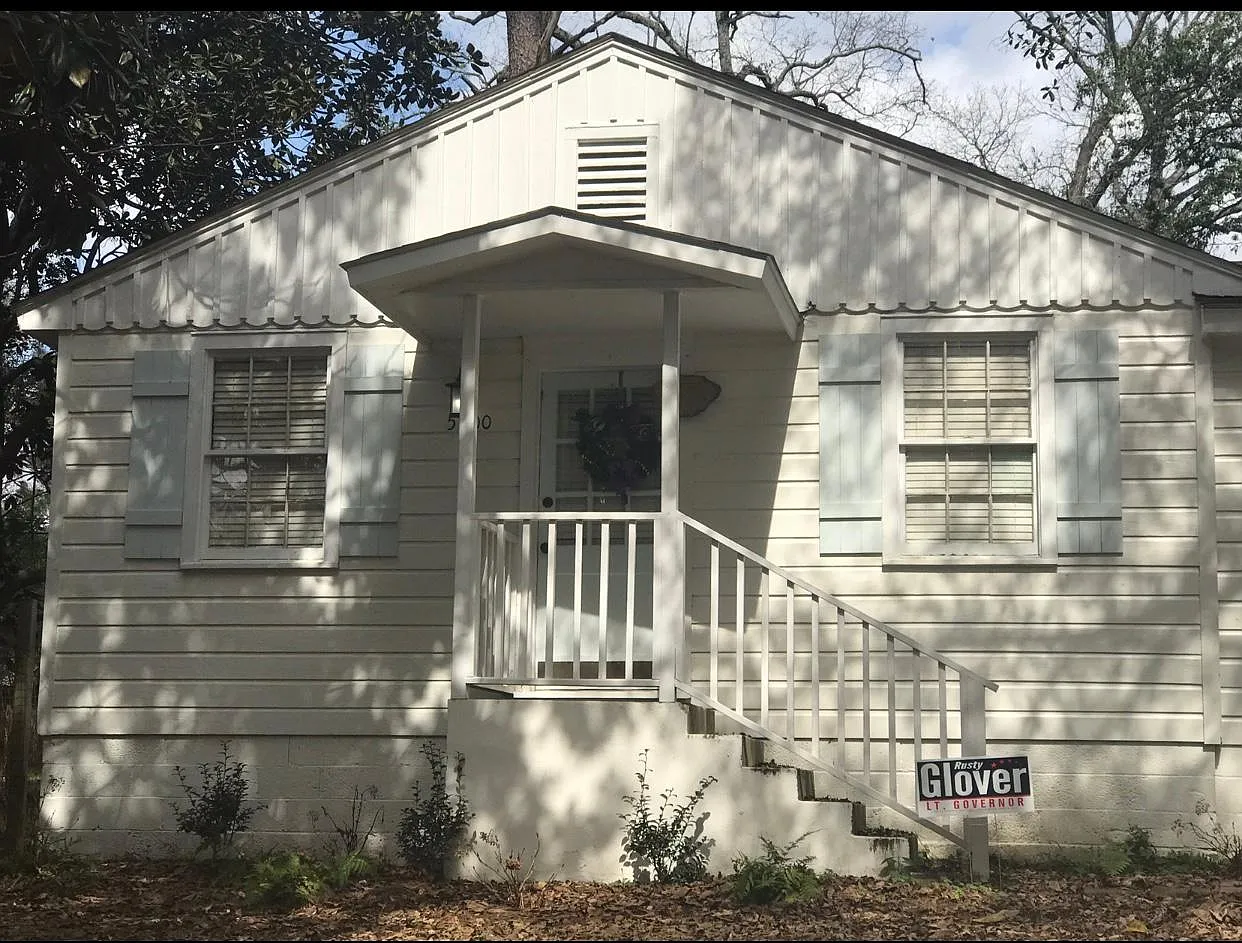 2 bed, 912 sqft, $1,450 — Photo 1