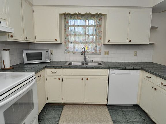 5th image of 9813 Grandview Ave