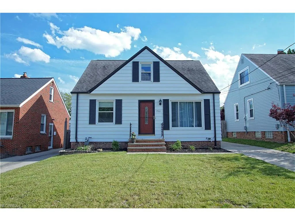 1501 Grantwood Dr photo 1
