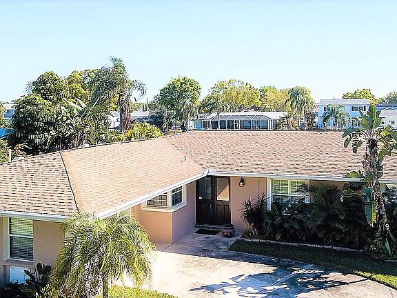 4th image of 8416 Boxwood Dr
