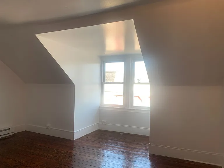 218 S West St — Photo 15
