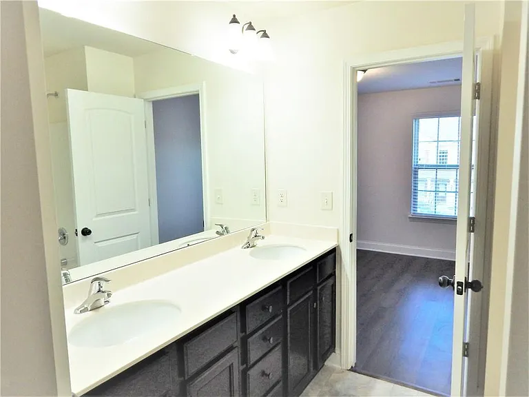 2441 Melton Common Dr — Photo 58
