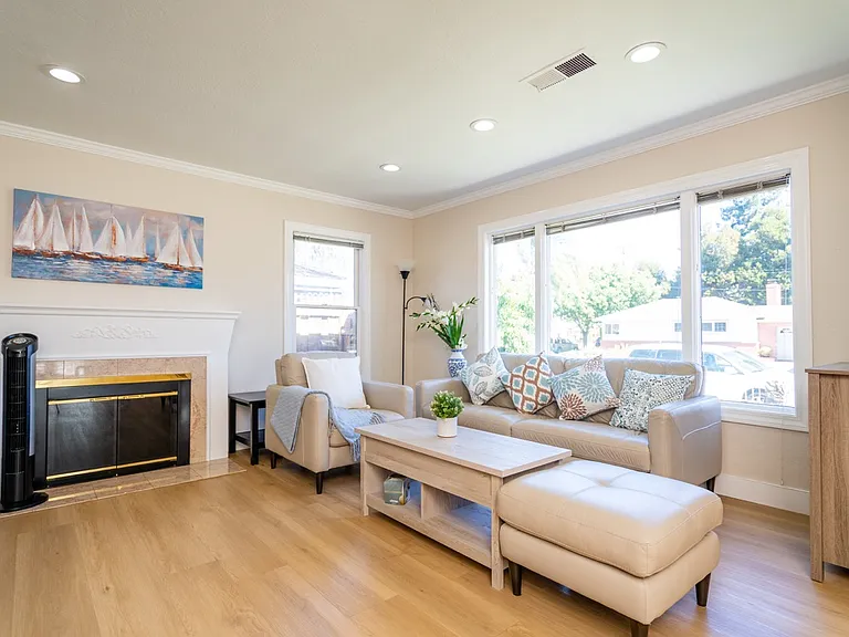 1078 Fairfield Ave — Photo 9