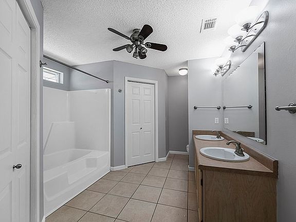 4th image of 545 Tarkiln Oaks Cir