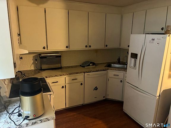 3rd image of 260 Burlington Avenue #10