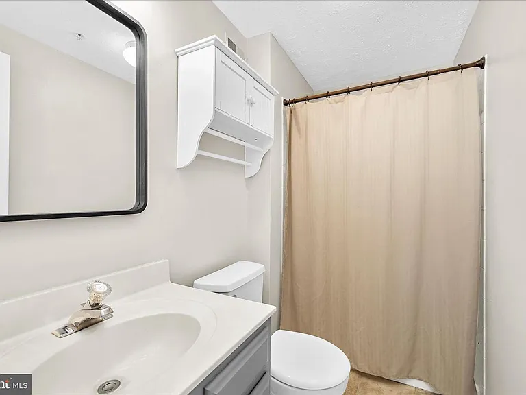 577 Quaker Ridge Ct — Photo 14