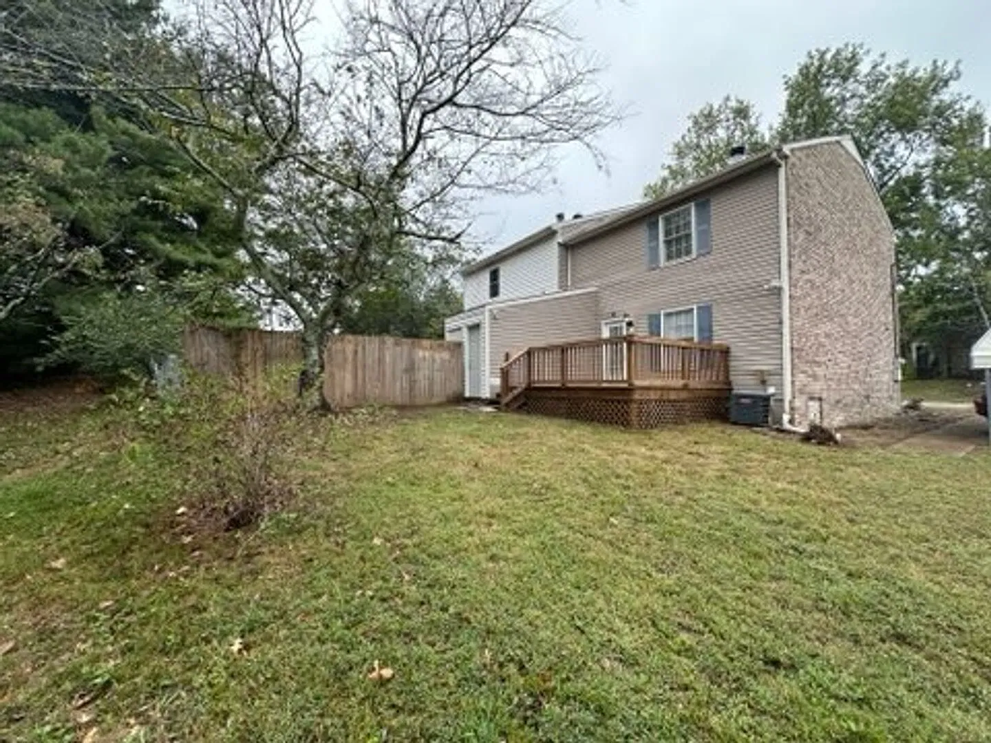 For Lease - 2 Bed, 1.5 Bath, 1300sqft Townhome — Photo 3