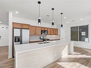 5633 Keystone Crest St, North Las Vegas, NV 89081