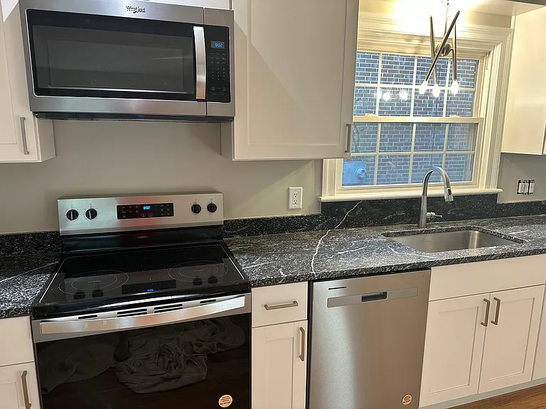 1040 Locust Ave #B — Photo 26