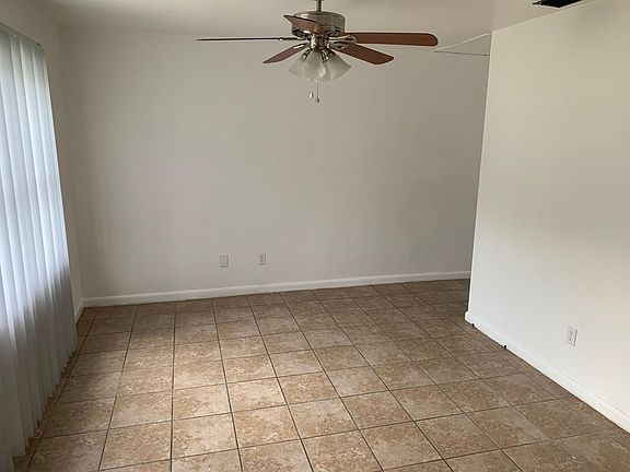4th image of 4015 SW 26th Dr APT C