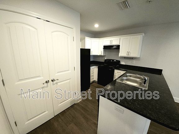 5th image of 313 N Navy Blvd #1A