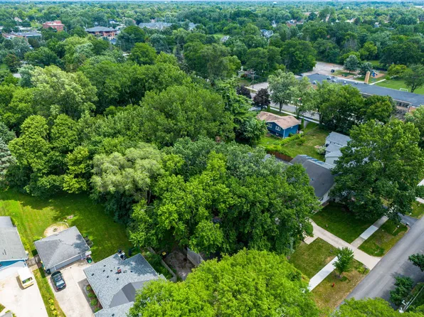 509 N Washington St, Westmont, IL 60559