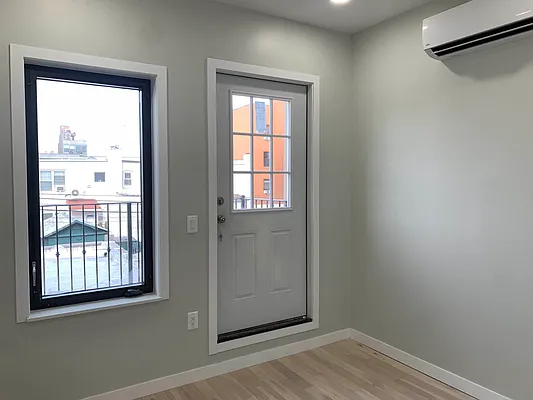 Rented by Voro, LLC | media 22