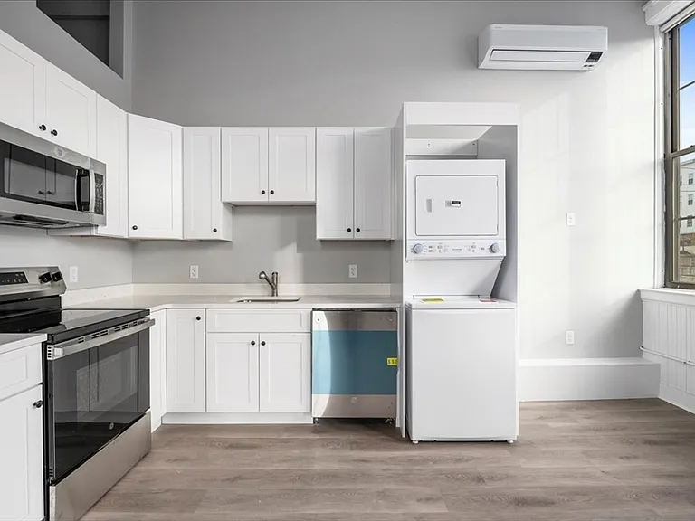 22 Waverly St #102 — Photo 5