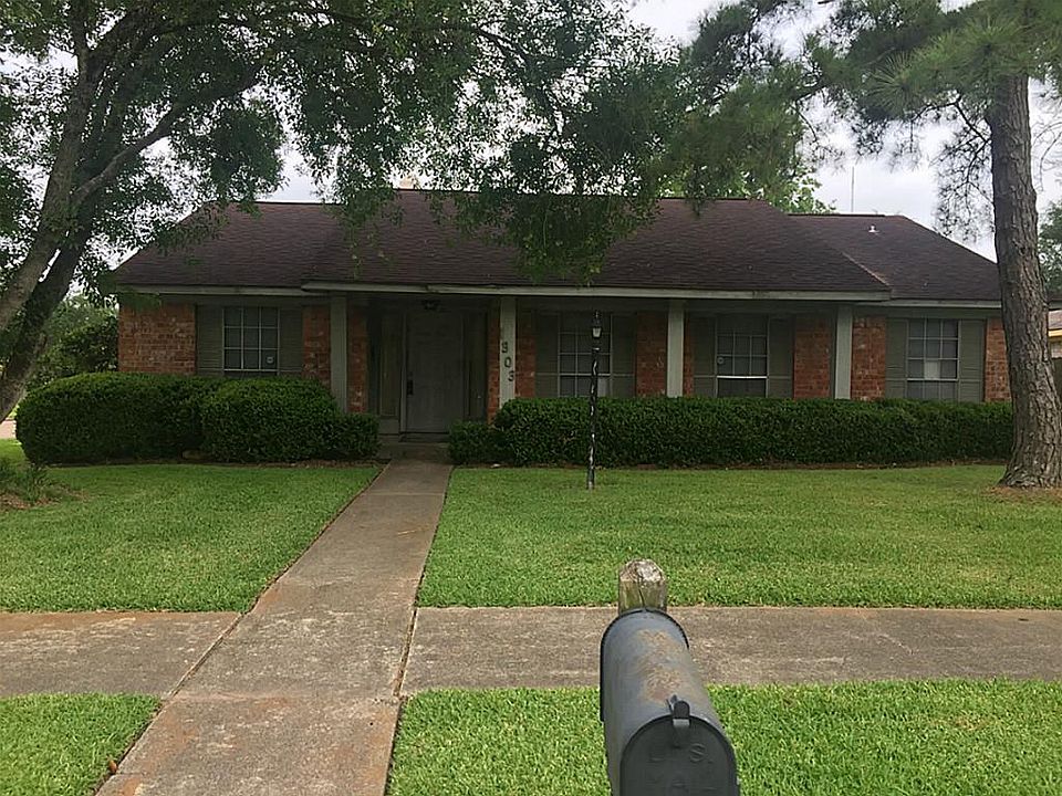 1st image of 1303 New Tree Ln