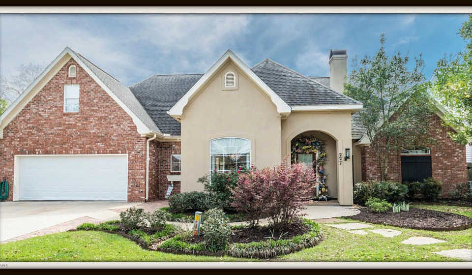 1st image of 227 Woodoak Cir