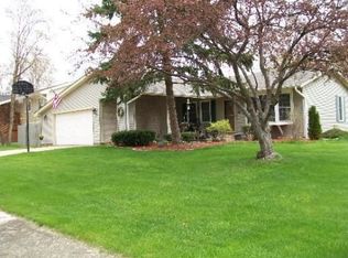 243 Strathmore Ct, Bloomingdale, IL 60108