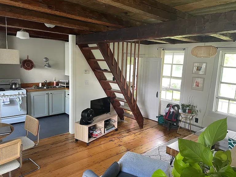 38 Sunset St — Photo 5