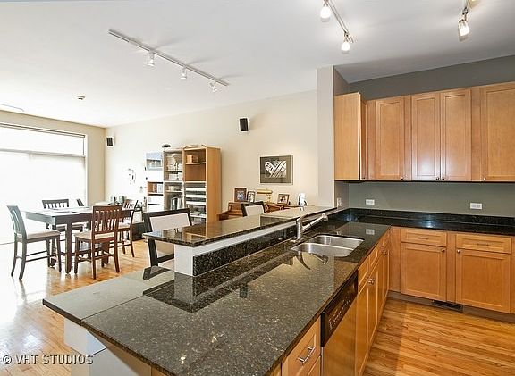 4th image of 2342 W Bloomingdale Ave APT 107