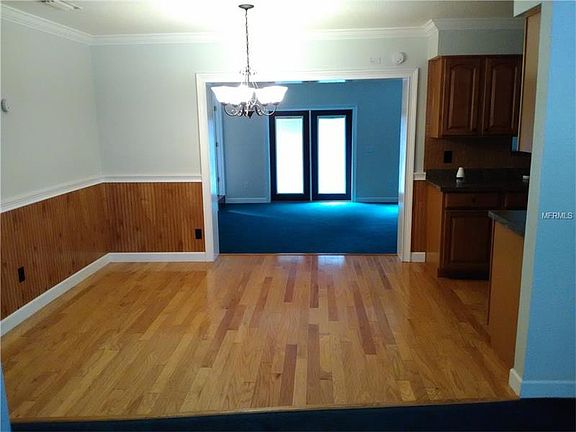 3rd image of 3436 Beachwood Dr