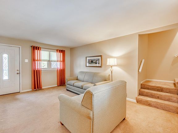 5th image of 904 Poplar Dr