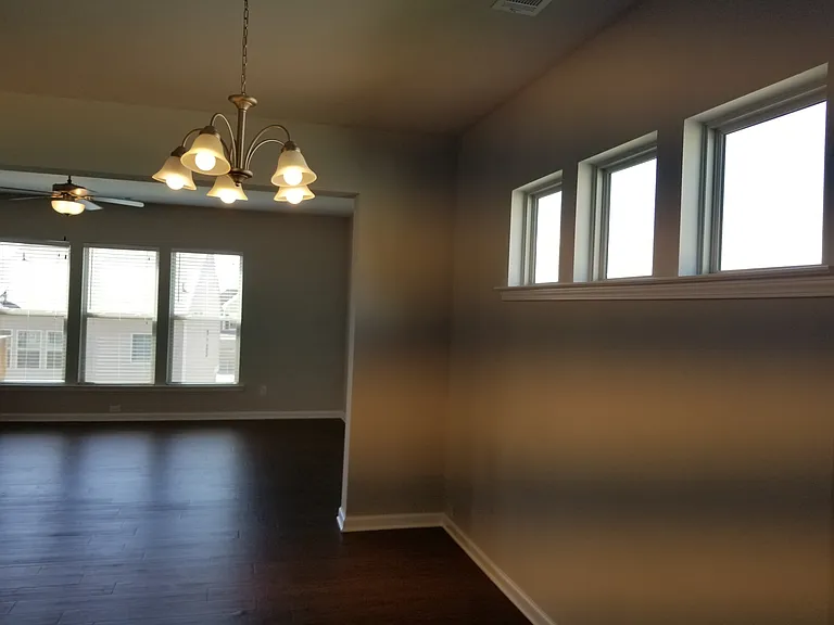 1519 Charcoal Ives Rd — Photo 2