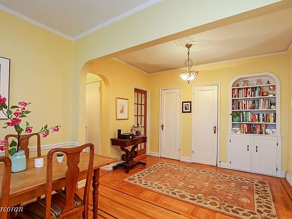 3rd image of 120 Bennett Ave APT 6P