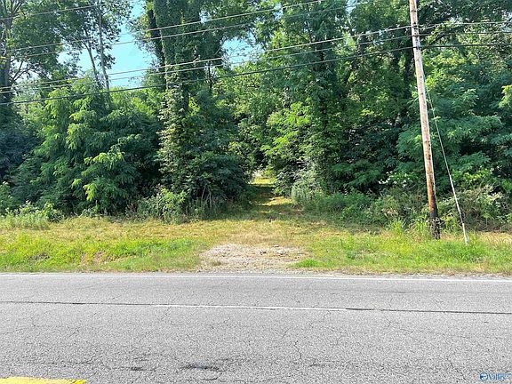 3rd image of 2504 Highway 72 E