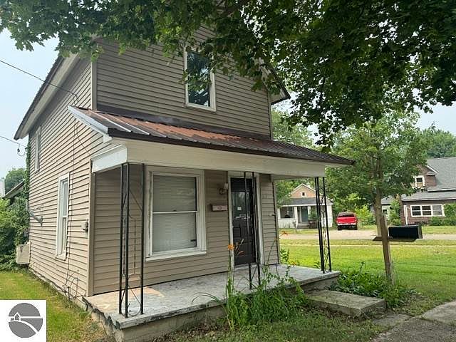 1st image of 817 N Simon St