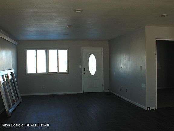 5th image of 18 Meadow Canyon Dr