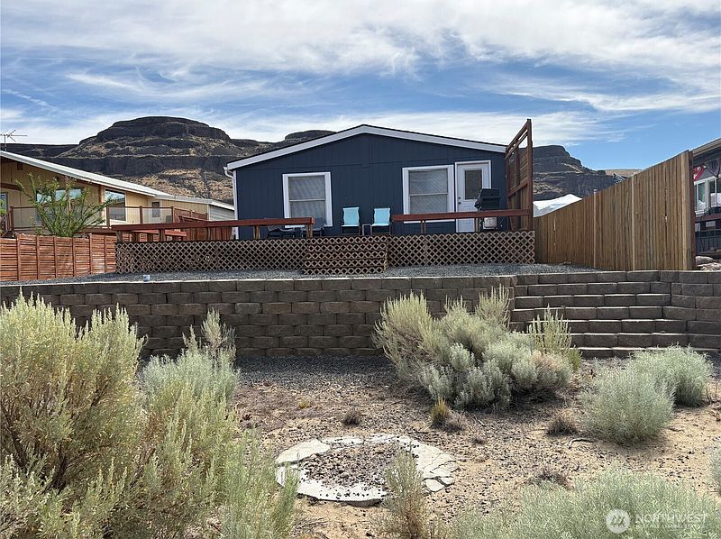 2nd image of 928 River Drive SW