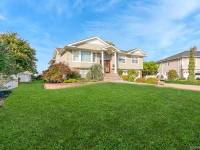 43 Duck Lane, West Islip, NY, 11795