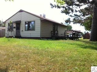 214 Cambridge Rd, Hoyt Lakes, MN 55750