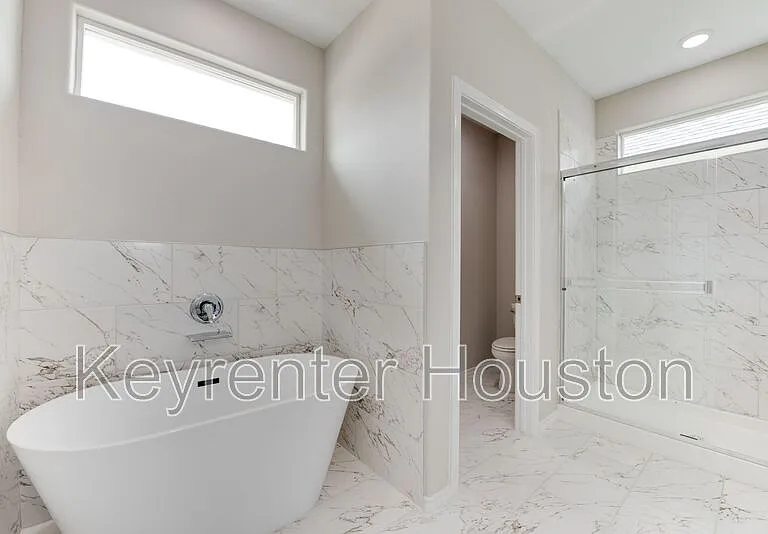8203 Woodlyn Rd #C — Photo 55